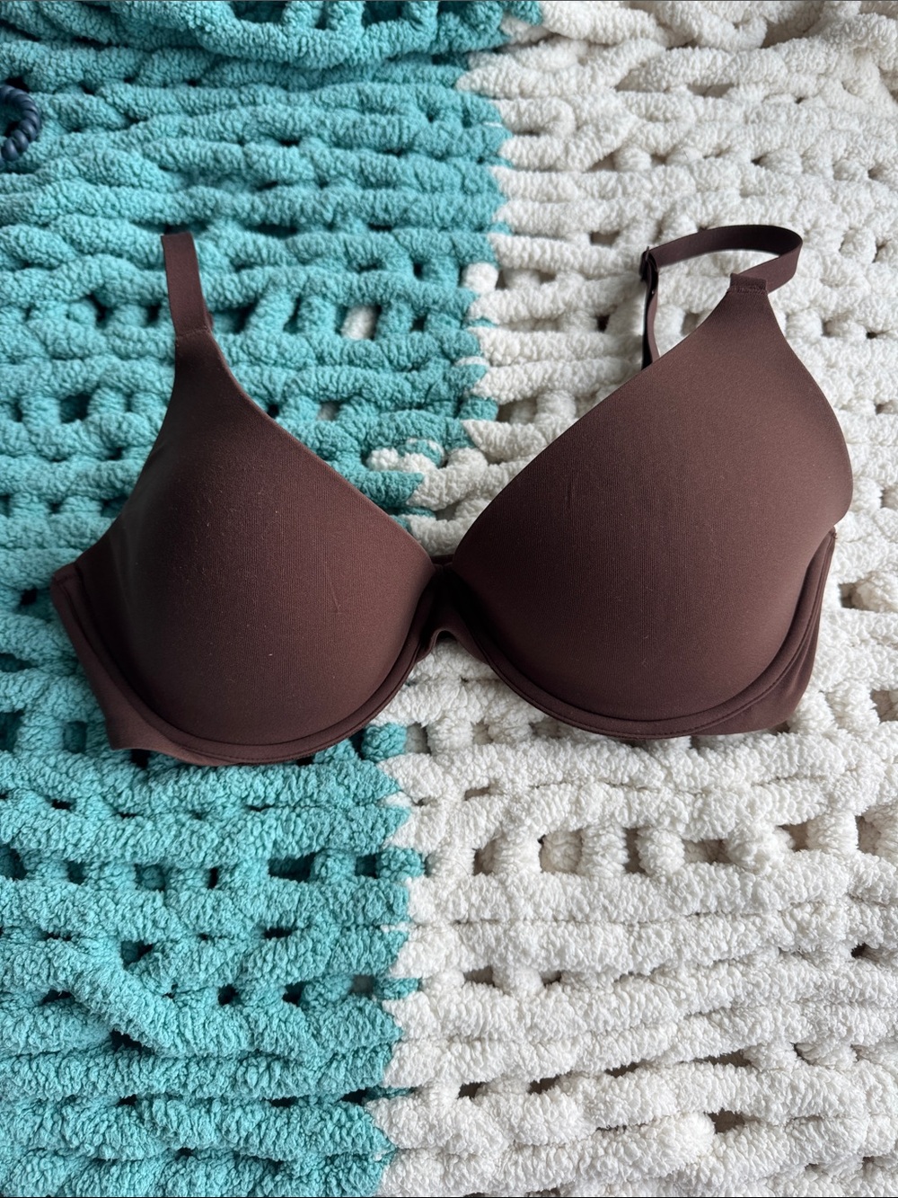 SKIMS fits everybody plunge bra in cocoa.
